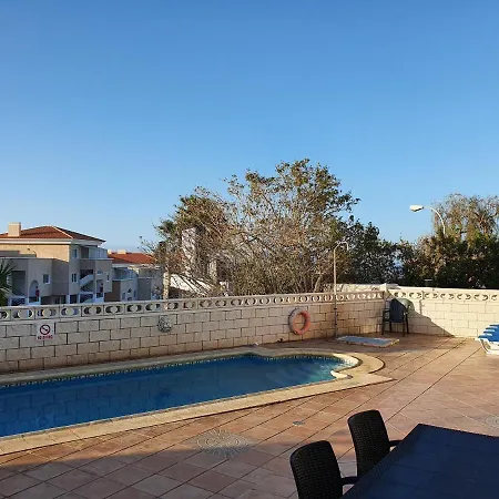 3 Bedroom In With Private Heated Pool וילה קיאו סלבאחה